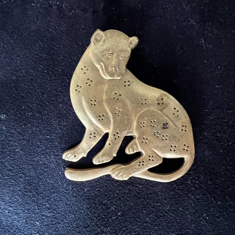 Goldtone Vintage 1985 MMA Leopard Brooch